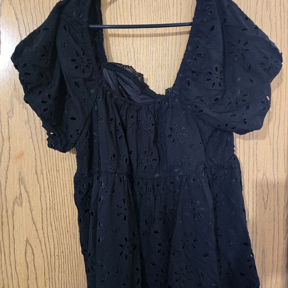 Nwt.Torrid Black Eyelet Top - Picture 5 of 5
